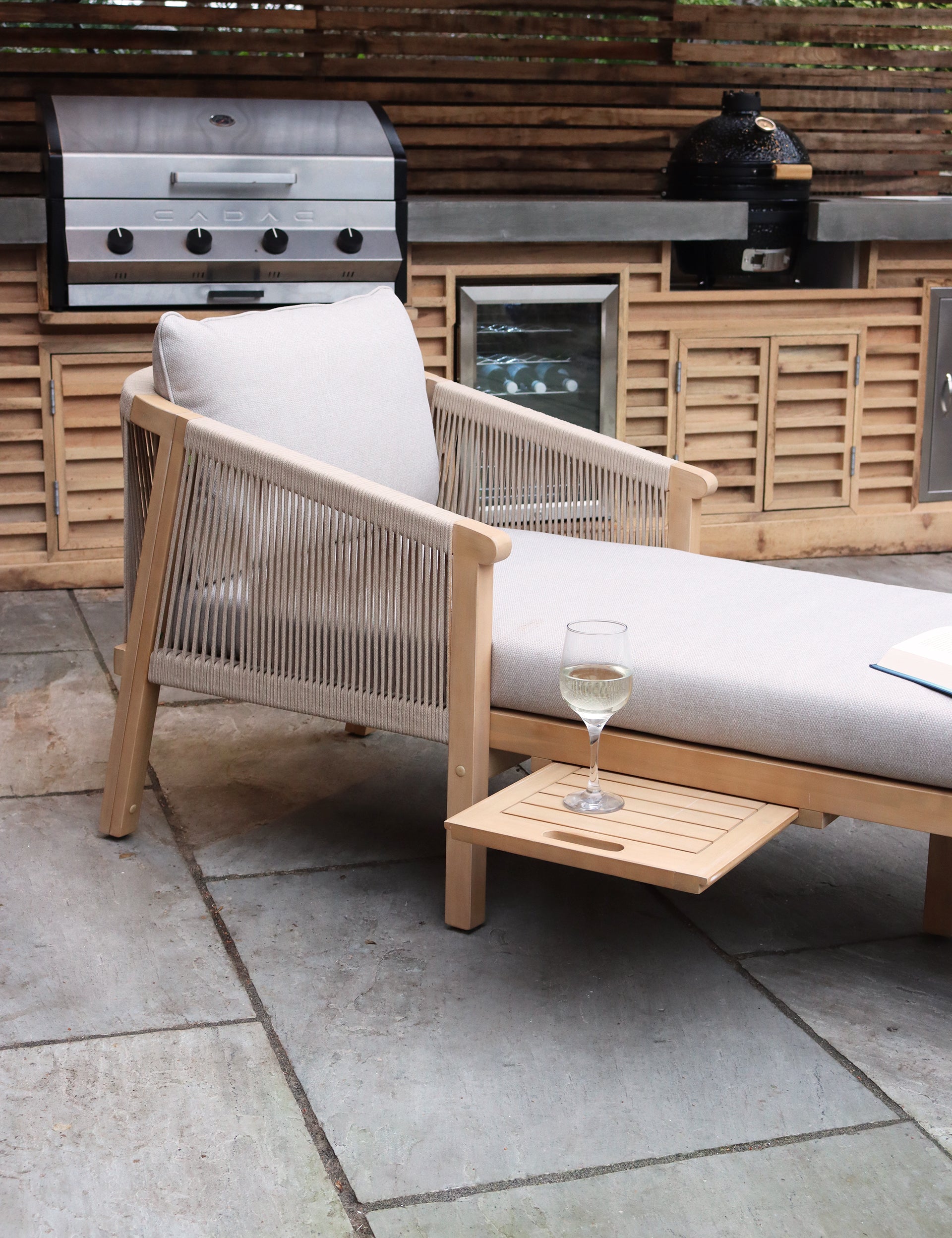 Roma Rope Sun Lounger with Pull-out Side Table
