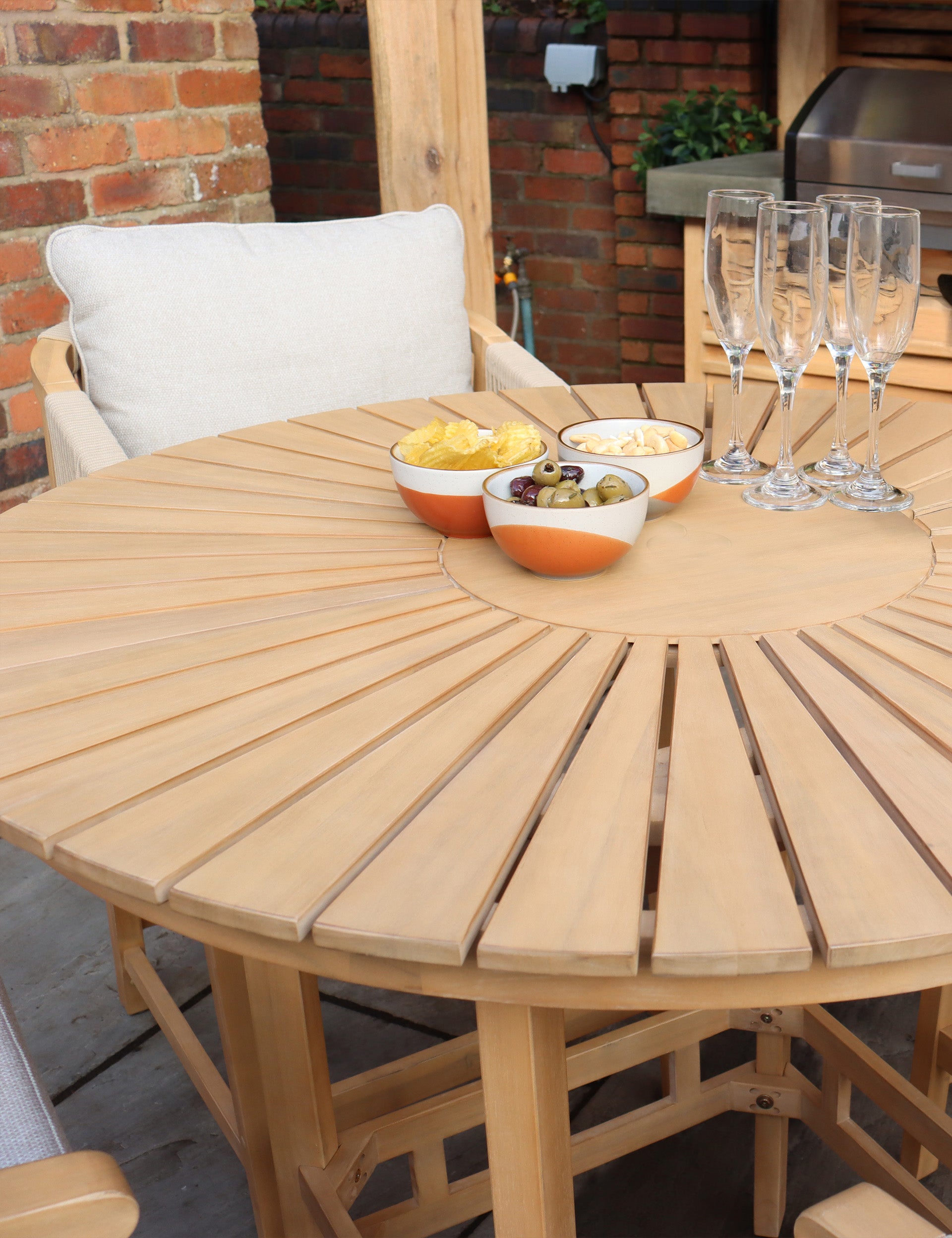 Roma 100cm Round Sunray High Bar Table with 4 Roma Deluxe Bar Stools