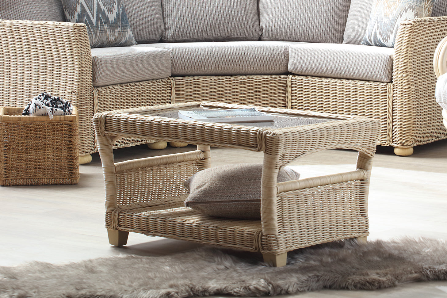Coffee & Side Tables
