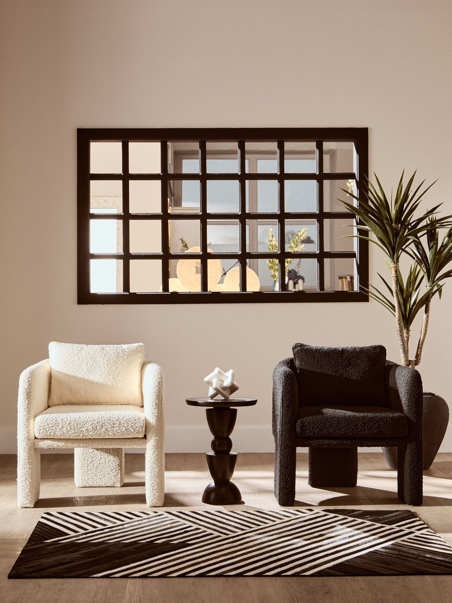 Image of Ozzero Ivory Boucle Curved Armchair