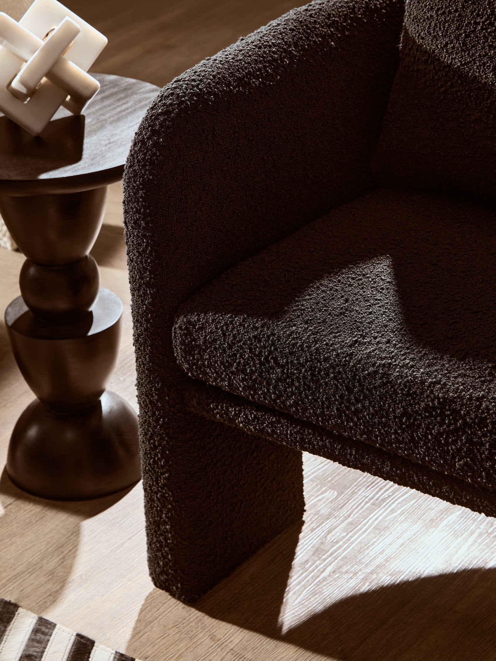 Image of Ozzero Black Boucle Curved Armchair