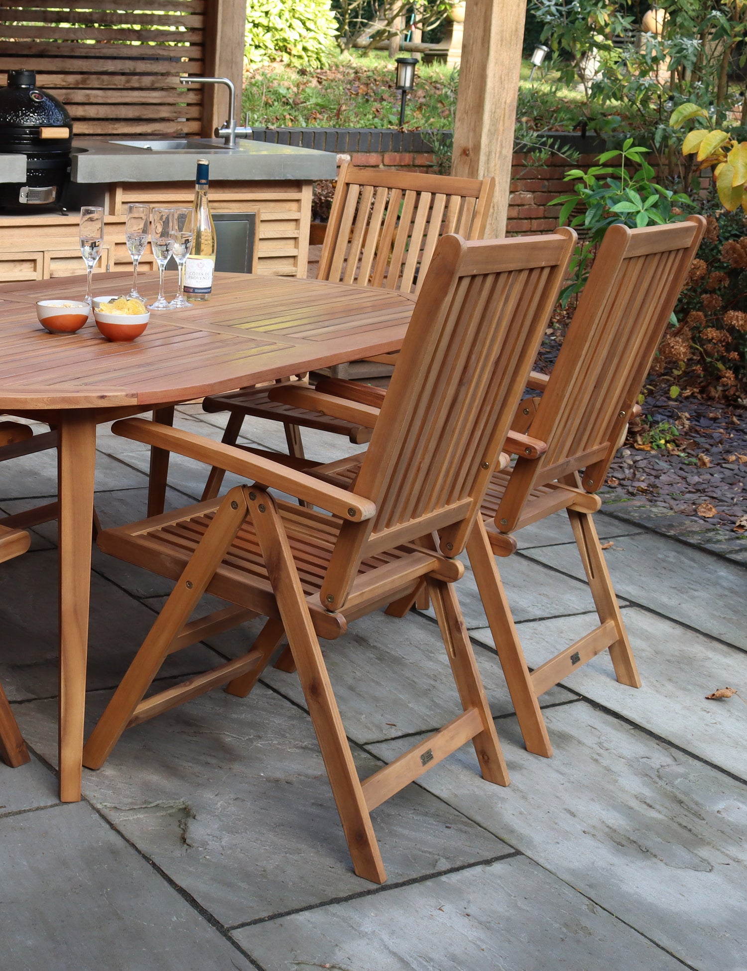 Ellipse 6 Seater Dining Set with Manhattan Recliner Armchairs