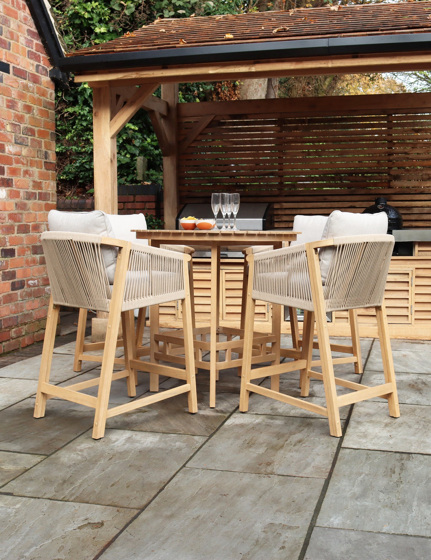 Roma 100cm Round Sunray High Bar Table with 4 Roma Deluxe Bar Stools