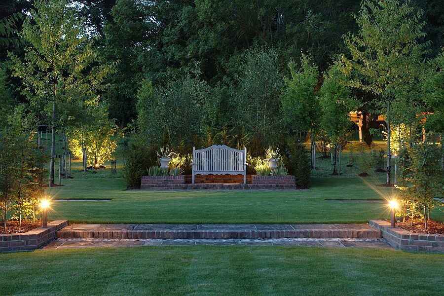 Image of Hunza Bollard 300mm Spike/Flange Mounted (Series) Pure LED - IP66