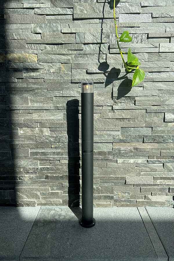 Image of Hunza Bollard 700mm Spike/Flange Mounted Pure LED (Series) - IP66