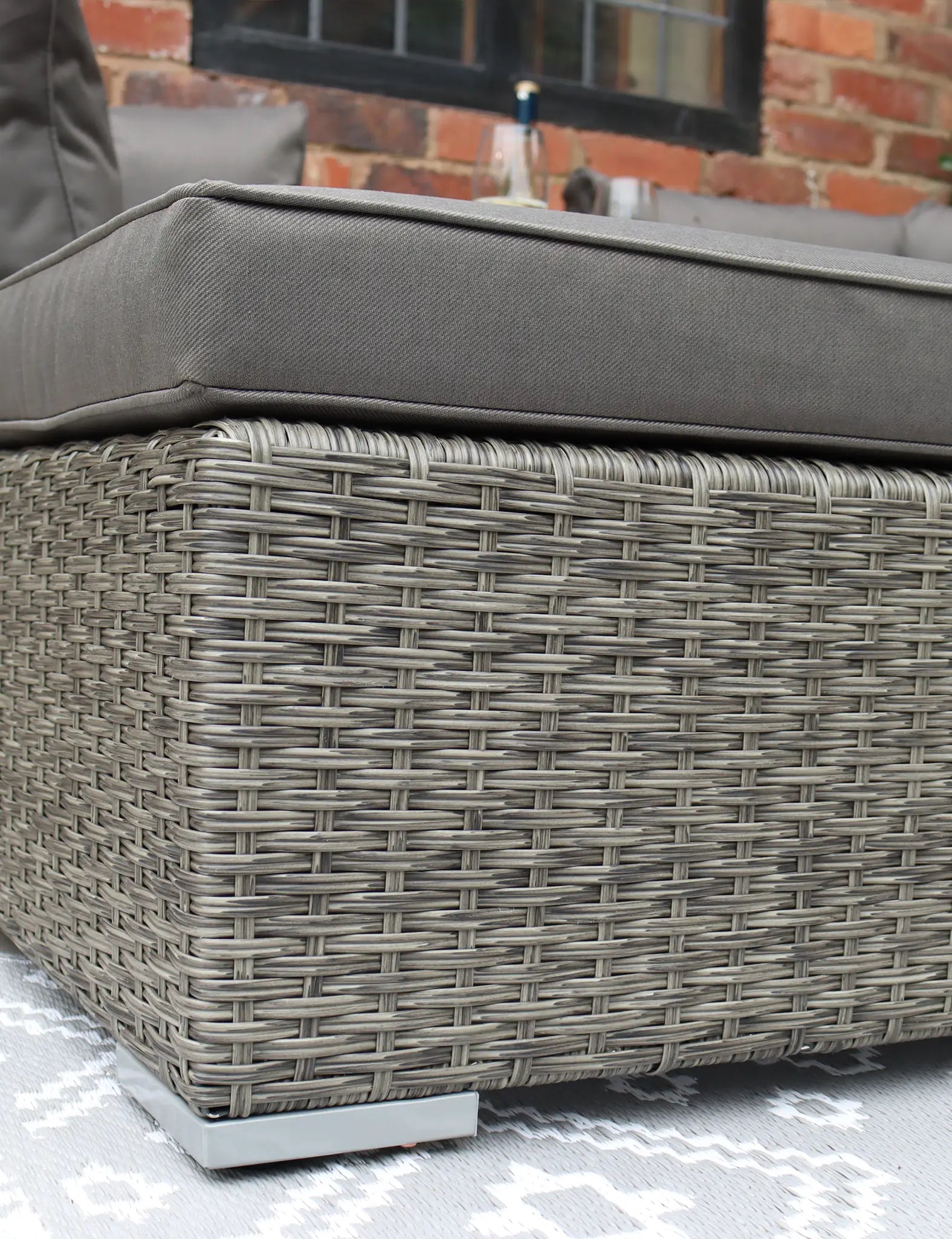 Paris 4 Seater Multi Setting Relaxer Set