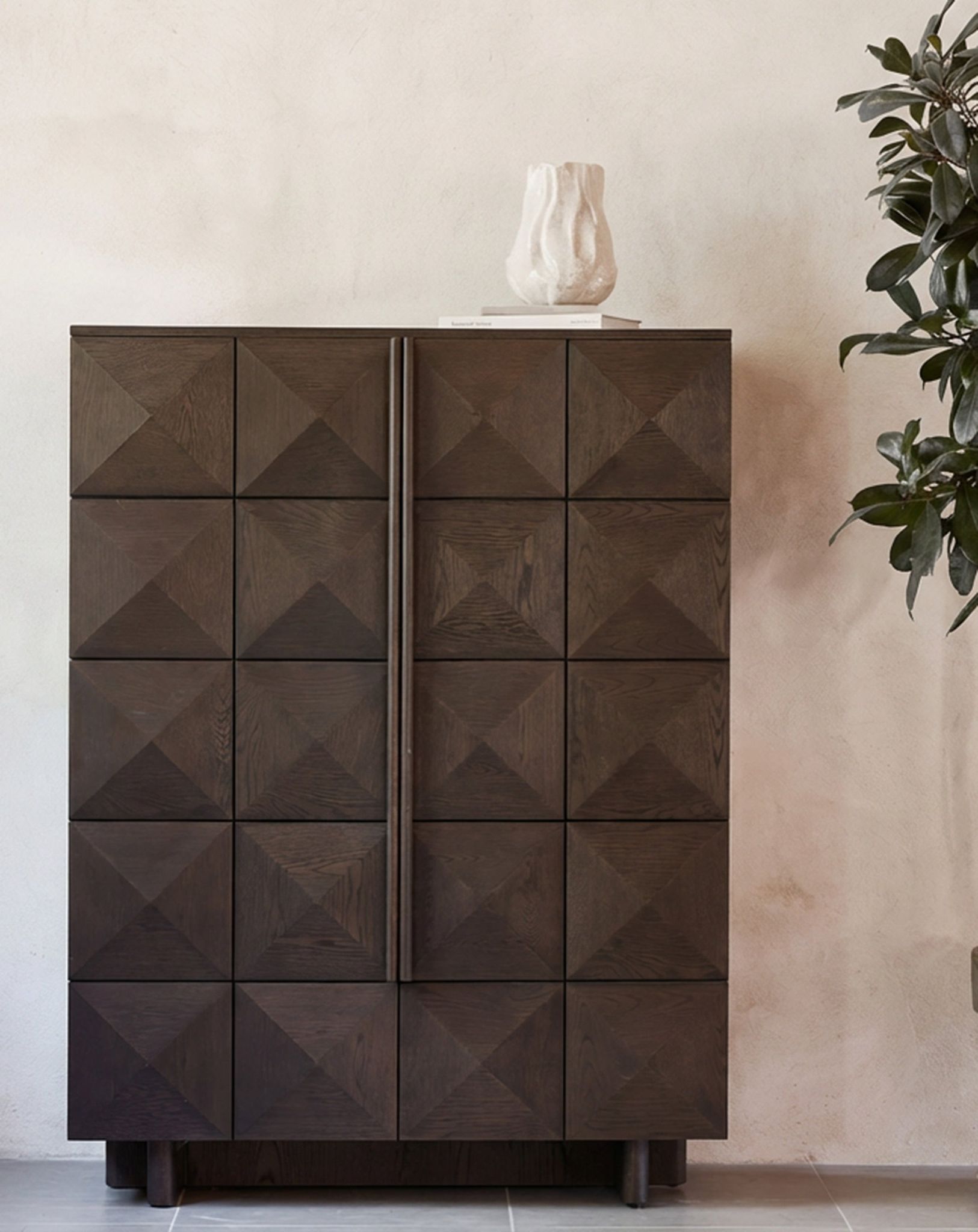 Royalcraft Indoor Wooden Furniture collection 2026 5 ROK2DCAB Lifestyle 11 91f66f98 1c57 4c73 890d def1ca154ea6