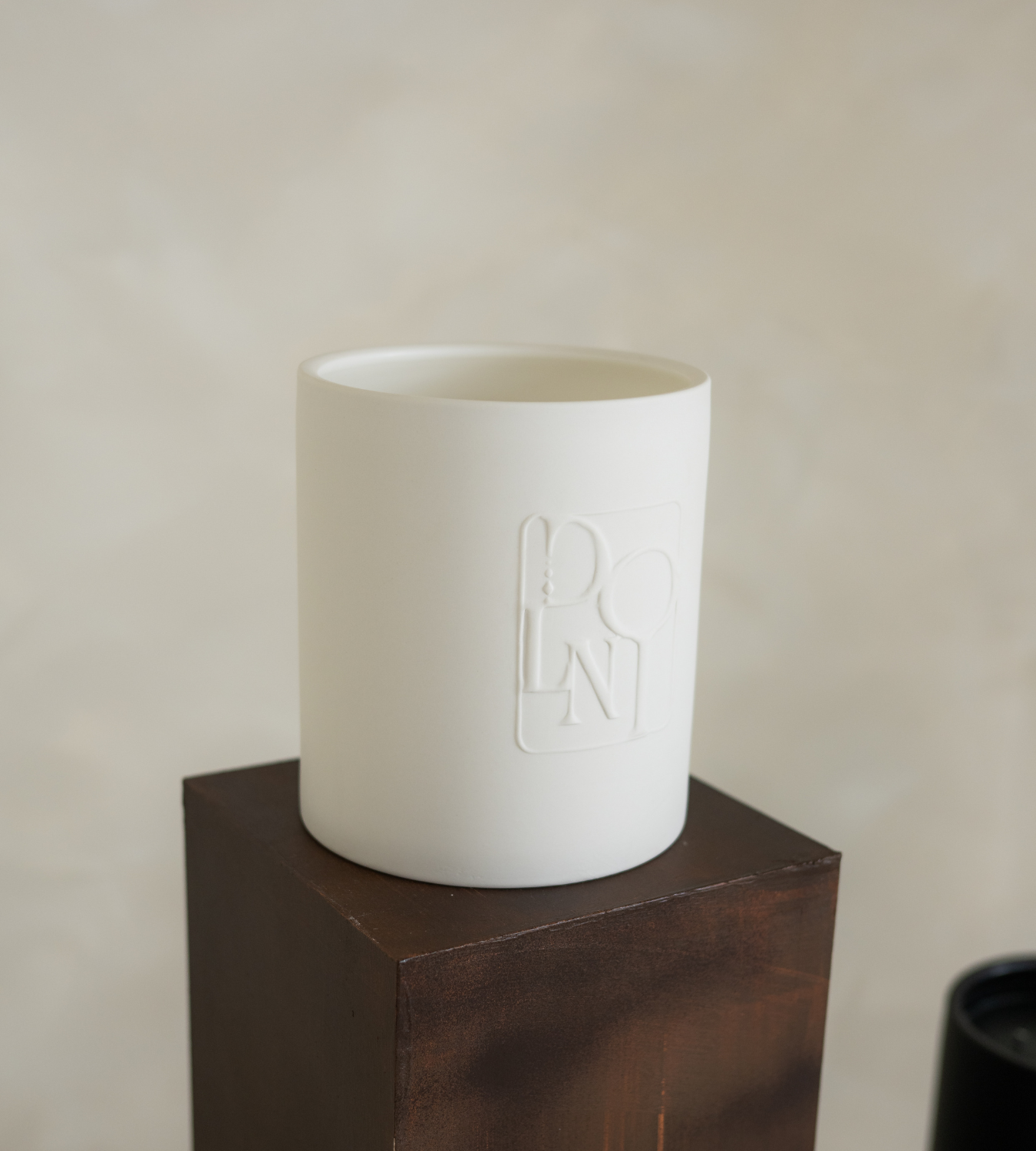 Image of Dolni XL Amber & Patchouli Candle