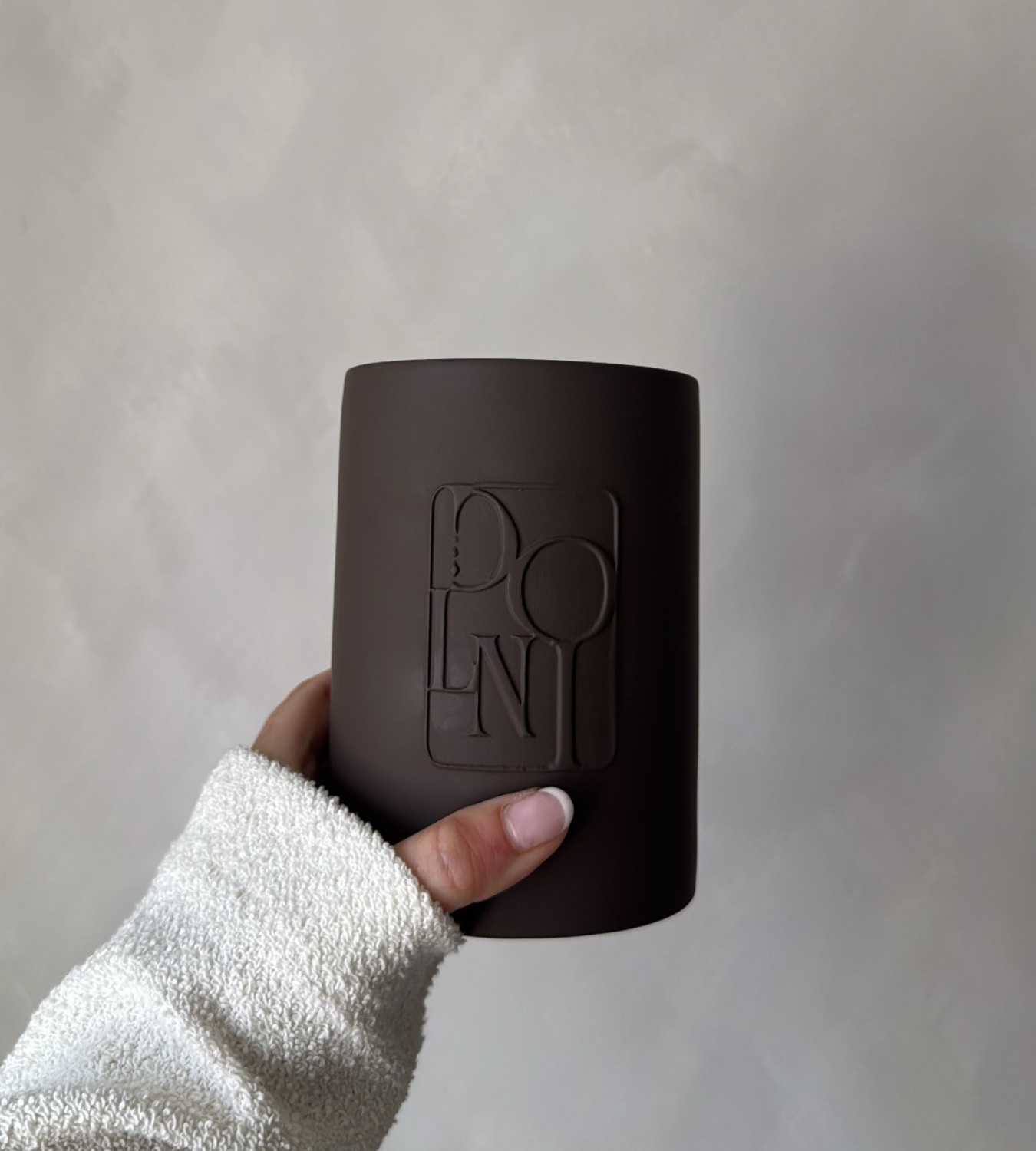 Image of Dolni Large Tobacco & Oud Candle