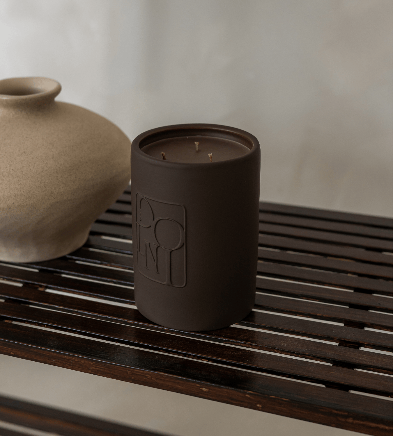 Image of Dolni Large Tobacco & Oud Candle