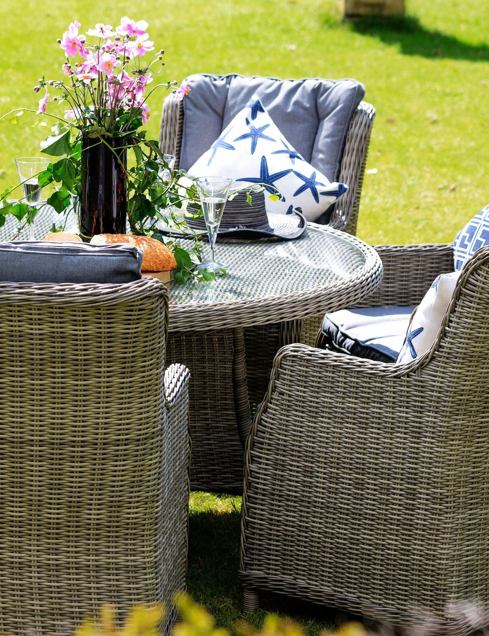 Image of Wentworth 6 Seater Comfort Dining Set